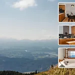 Luxescape-traumaussicht-wandergebiet-paragleiten-mountainbiken-erlebnis Card 아파트