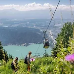 Luxescape-traumaussicht-wandergebiet-paragleiten-mountainbiken-erlebnis Card 트레펜
