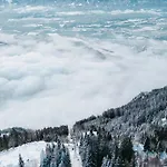 Luxescape-traumaussicht-wandergebiet-paragleiten-mountainbiken-erlebnis Card