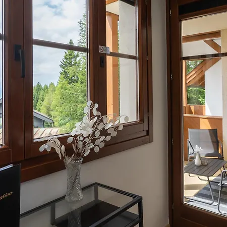 Luxescape-traumaussicht-wandergebiet-paragleiten-mountainbiken-erlebnis Card Appartamento *