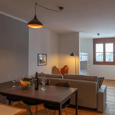 Luxescape-traumaussicht-wandergebiet-paragleiten-mountainbiken-erlebnis Card Apartment Treffen