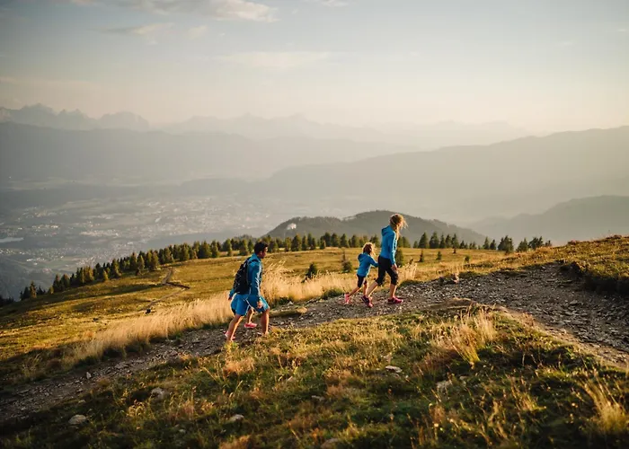 Luxescape-traumaussicht-wandergebiet-paragleiten-mountainbiken-erlebnis Card *